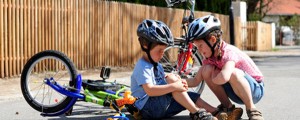 ClickVers-Unfallversicherung-Kinder-Vom-Fahrrad-gefallen