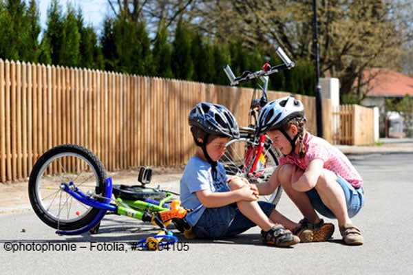 ClickVers-Unfallversicherung-Kinder-Vom-Fahrrad-gefallen